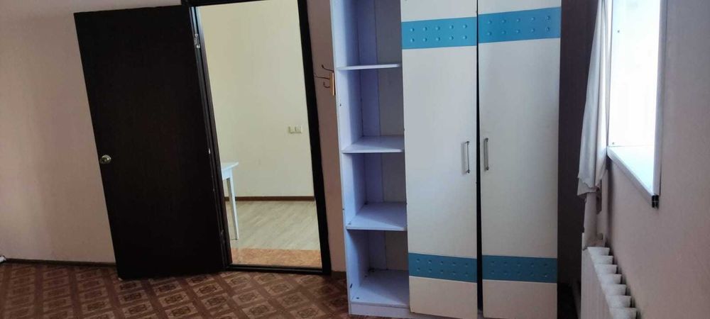 сдается благоустроенная комната 40 кв.м  в общежитии