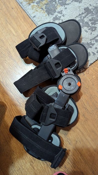 Коленна ортеза с шарнир