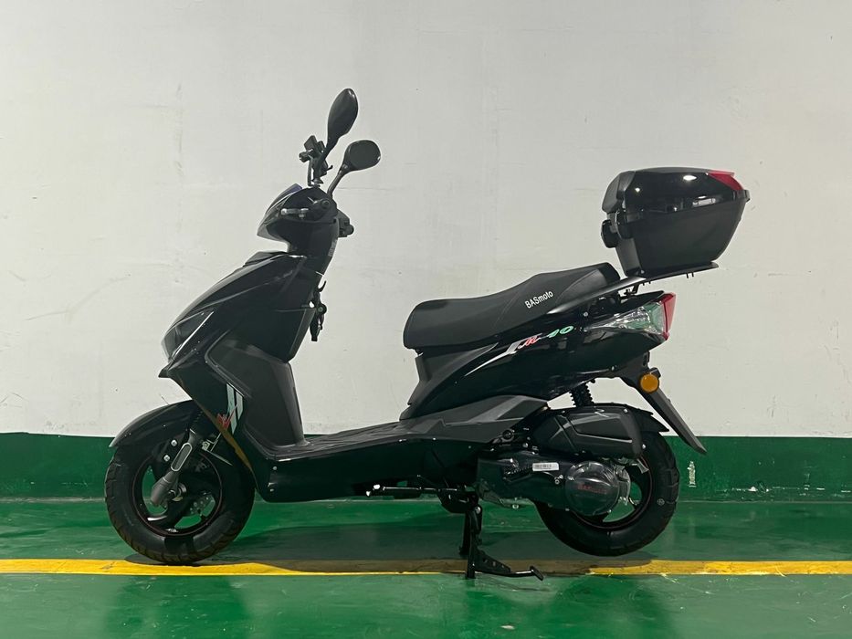 Классный скутер на прадажу