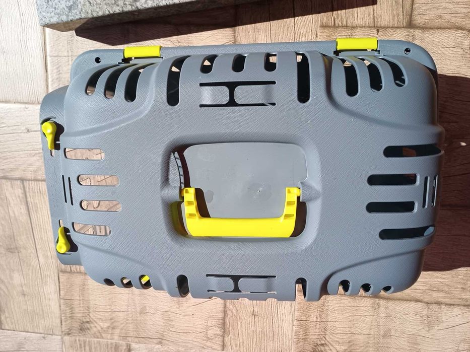 ГОЛЯМА Клетка домашни любимци Made in Italy и Чисто Нови Поилка 0.5л