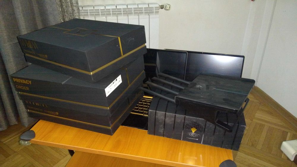 3 Laptopuri Cryptodata + 1 Router Minter Guardian