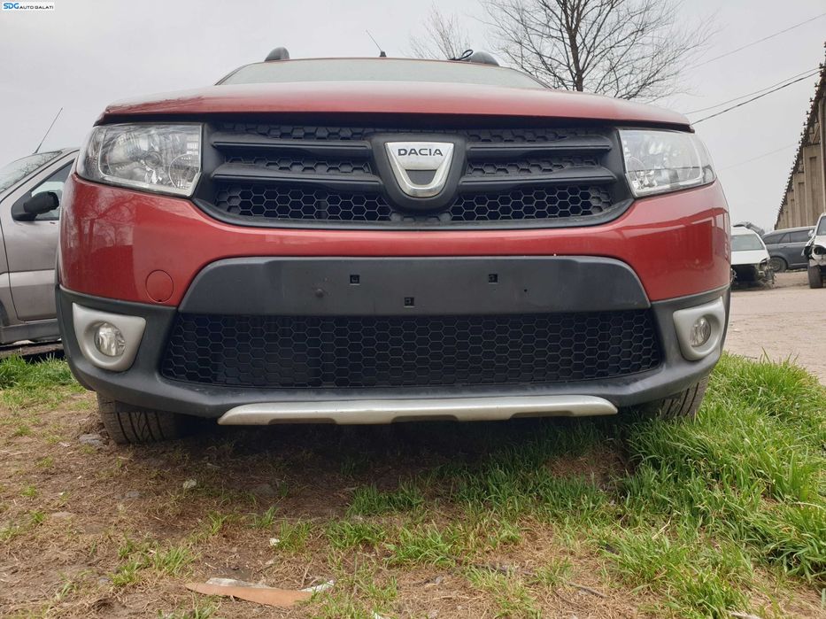 Bara Spoiler Fata Fara Grila cu Emblema Dacia Sandero 2 Stepway 2012 - 2016 Culoare TEB76 [K4311]