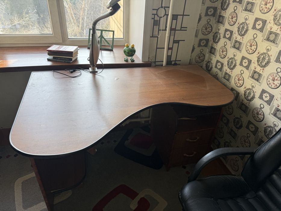 Письменый стол , б/у