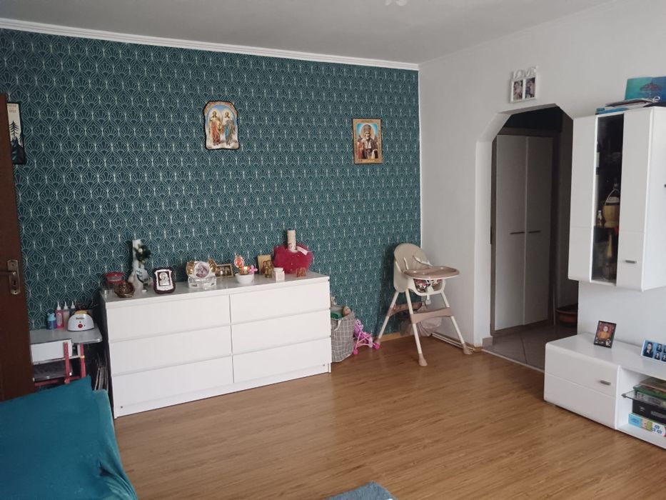 Apartament două camere, multiple îmbunătățiri, etaj 4