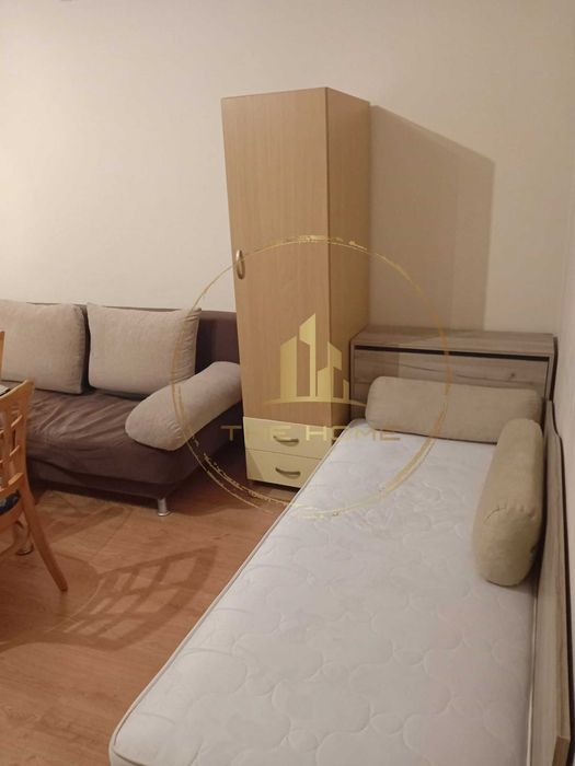 Дава се под наем Едностаен апартамент в Варна, Бриз - 30 кв.м за 250 € - Снимка #1