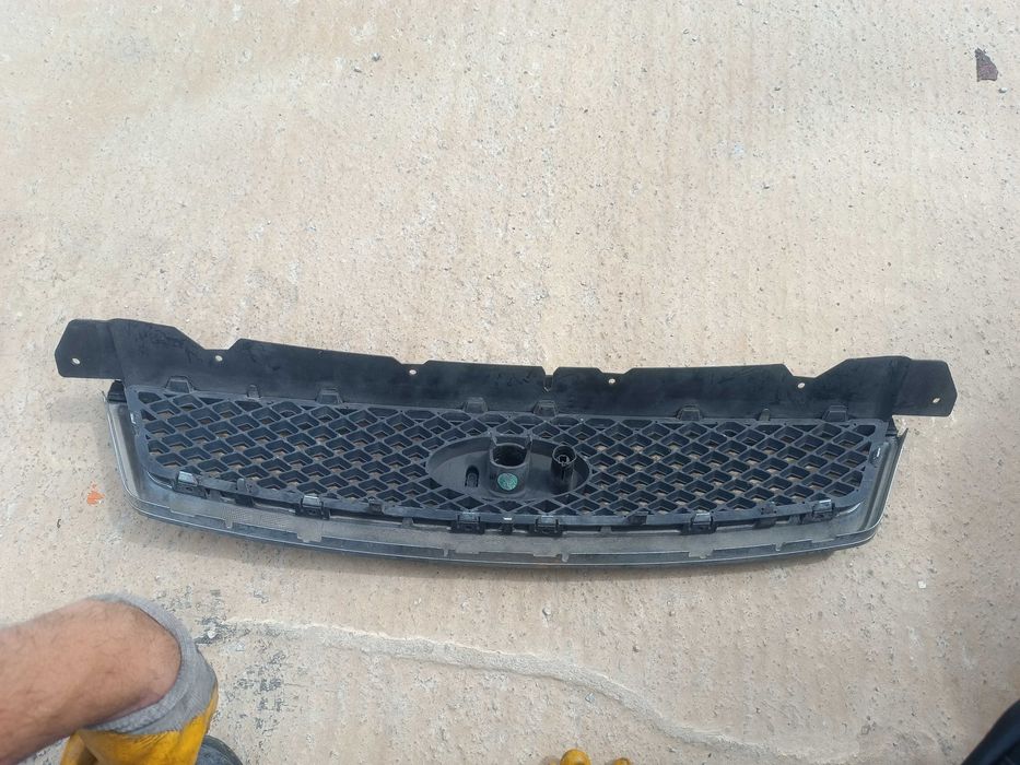 Решетка с емблема за Форд Фокус 2004 - 2008г.