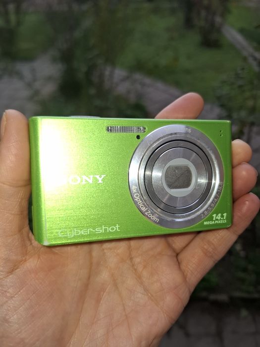 Комплект Компактен дигитален фотоапарат камера SONY Cybershot DSC-W610