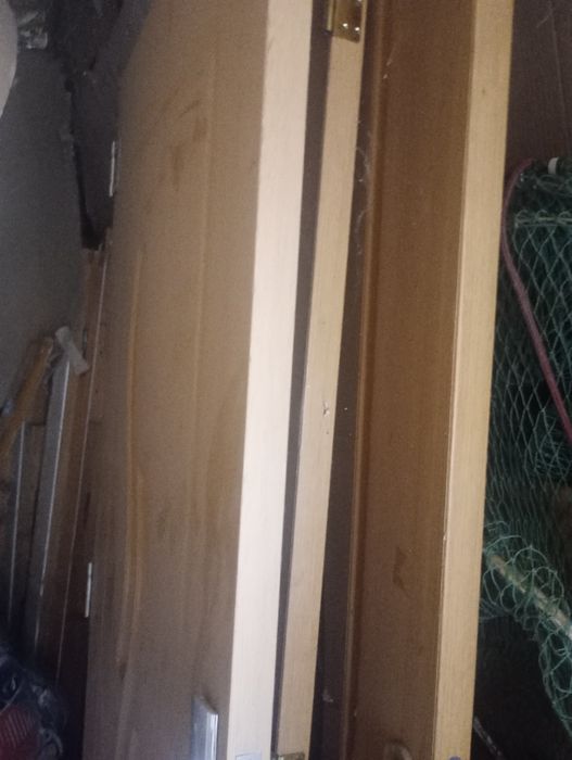 Vând trei uși de interior 140 bucata