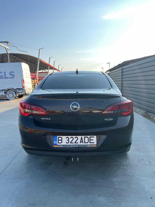 Vand OPEL ASTRA SEDAN 1.6. CDTI EURO 6 impecabil tehnic si estetic