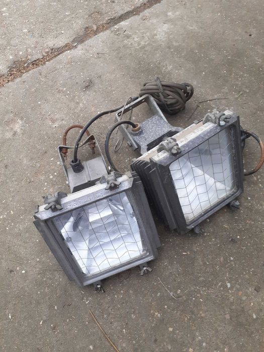 vand set proiectoare pt exterior Sylvania FEH 500