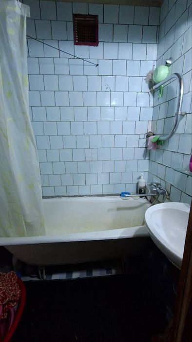 Ахмад Югнакий 1/2/5 балкон 2х6
1²/2/5 общ пл 46м² 
Балкон 2х6 не торец