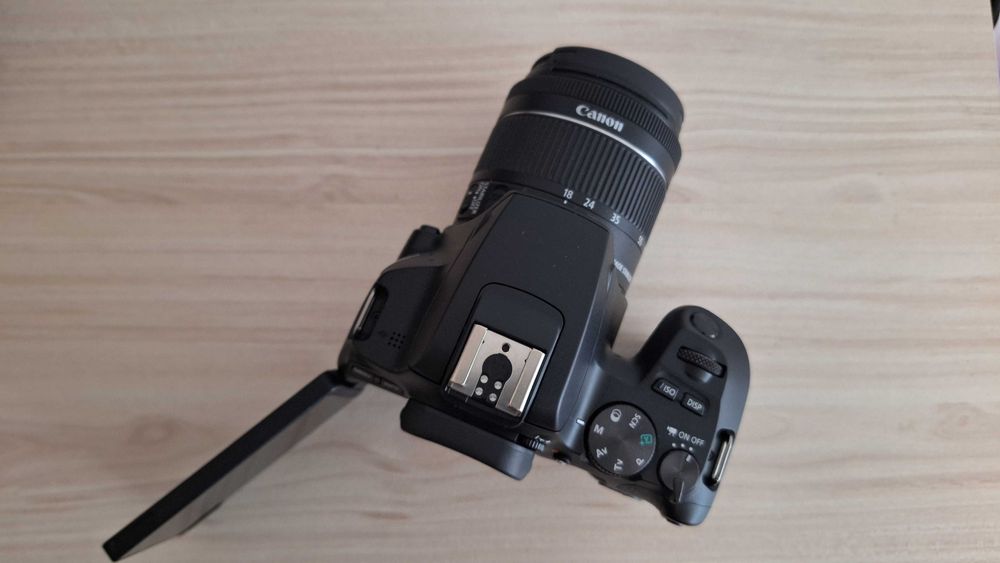 CANON EOS 250D + EF-S 18-55 STM KIT Фотоапарат+Обектив - като нов