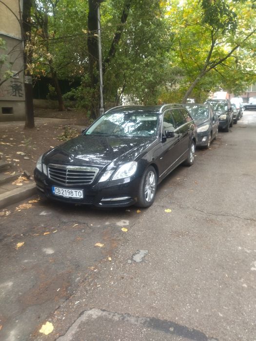 Продавам лек автомобил Мерцедес Е 200 cgi