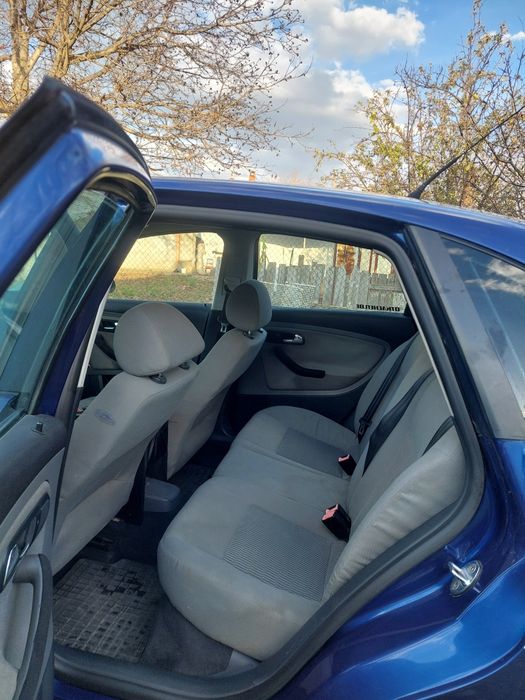 Продава се във изрядно състояние 1.4 75кс 2002г.