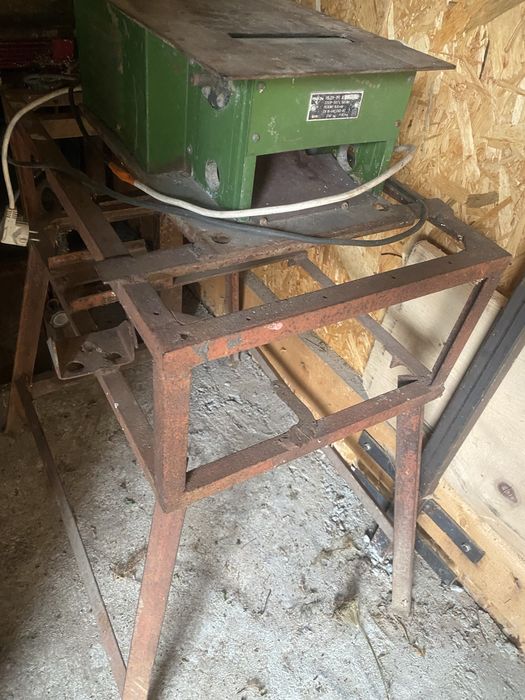 Masina de rindeluit cu masa