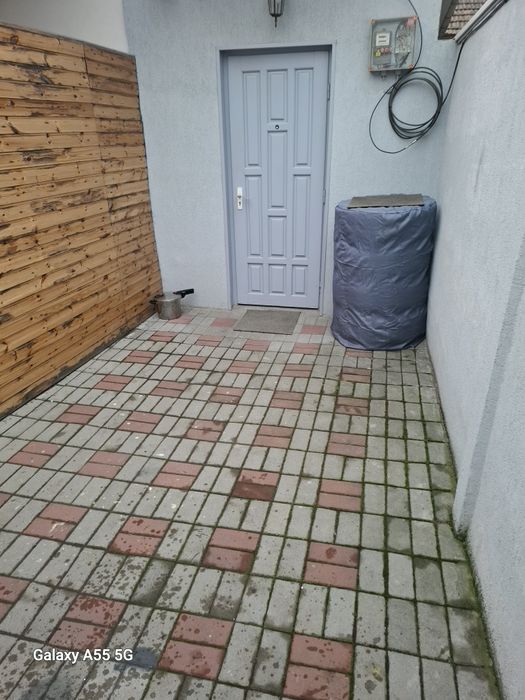 PF Inchiriez casa zona Garii