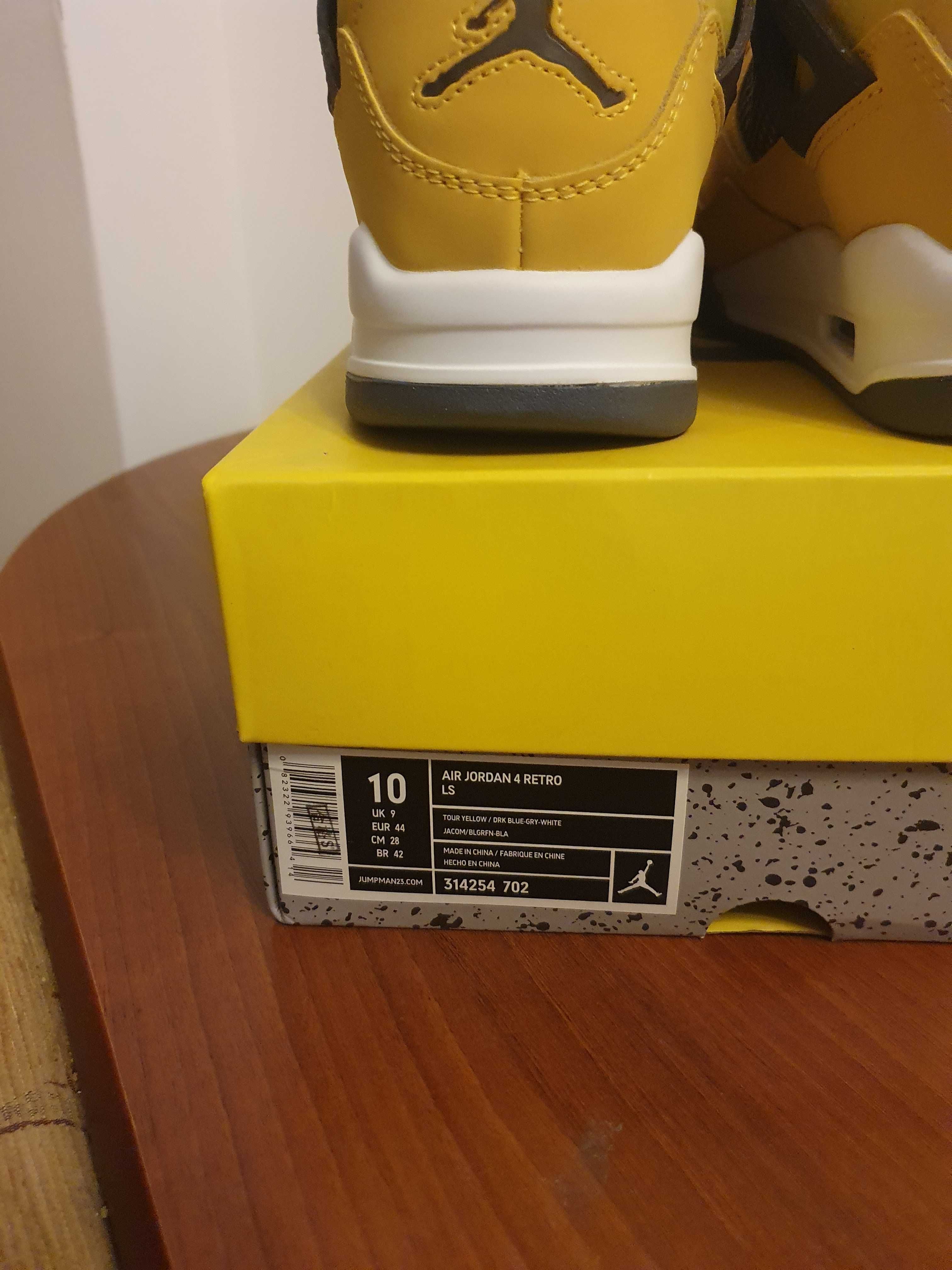 Air Jordan 4 Lighting