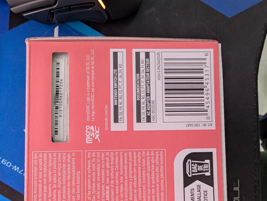 Consola NINTENDO Switch Lite Coral