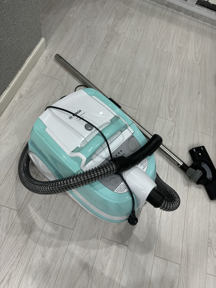 Продается пылесос Bosch