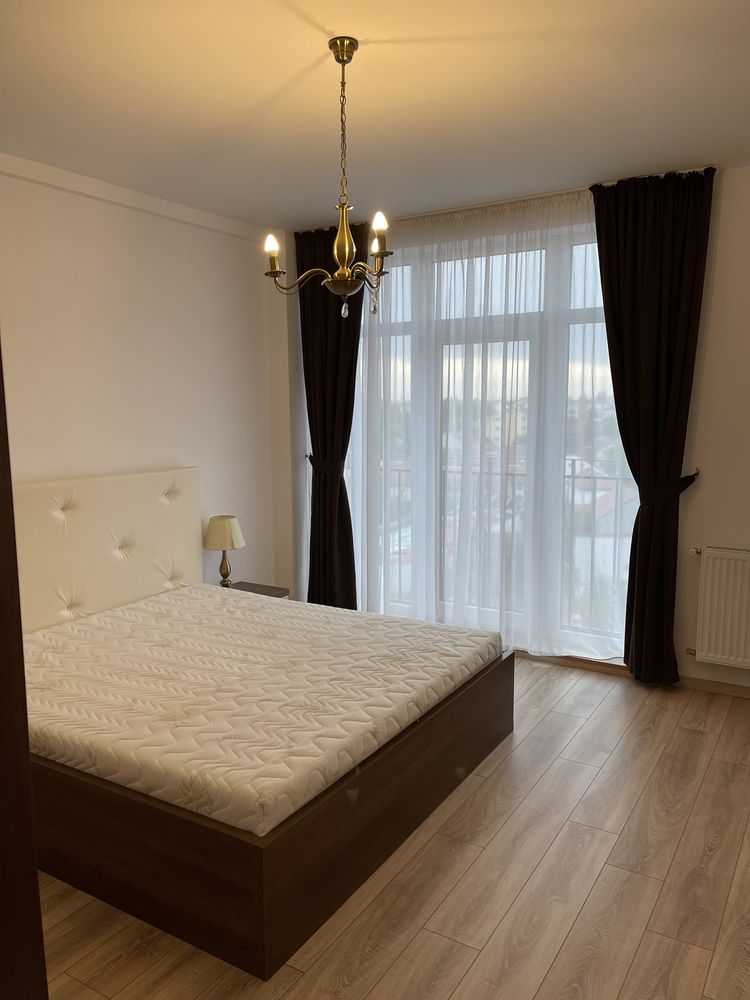 Vand Apartament cu 4 camere 104 mp util