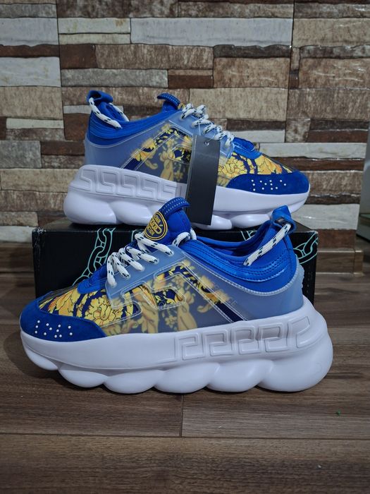 Versace chain reaction