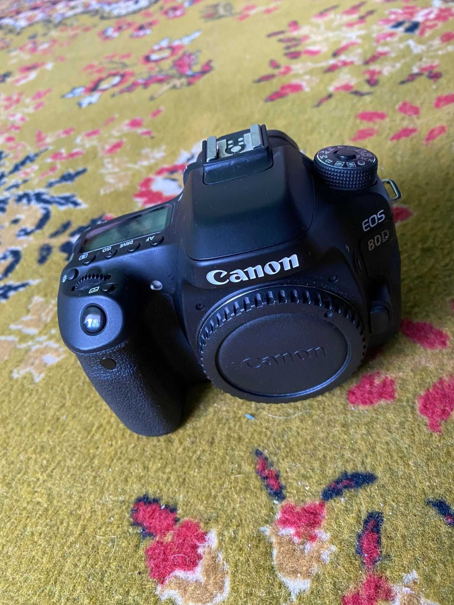 Aparat foto Cannon 80D