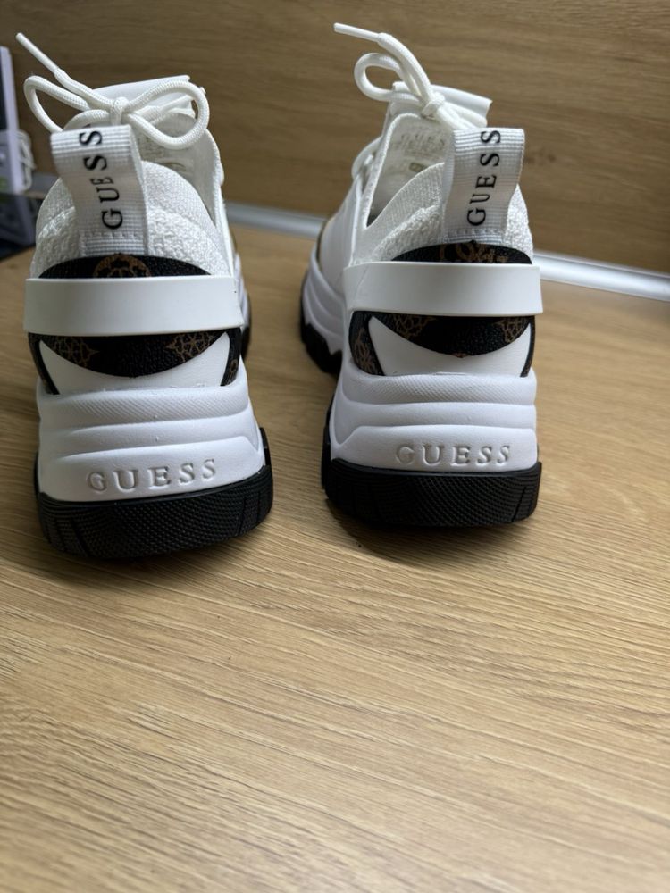 Guess сникърси braydin