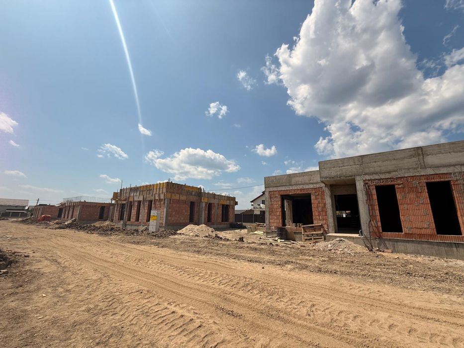 Locuinta Parter in ansamblu privat+ teren 400mp