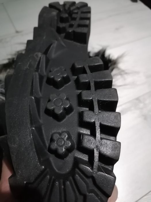 Продавам дамски боти