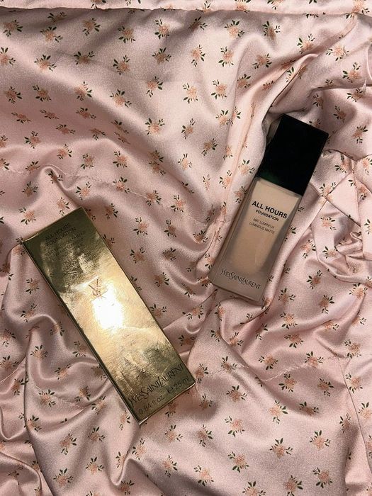 Yves Saint Laurent all  hours foundation- LN1 și LC3
ysl all hours fou