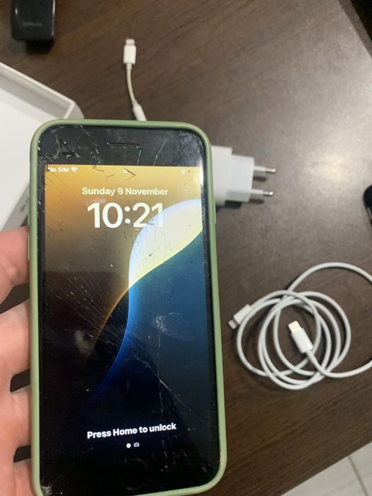 iphone SE 3   SE 2022    + зарядно fast charge 2 калъфа