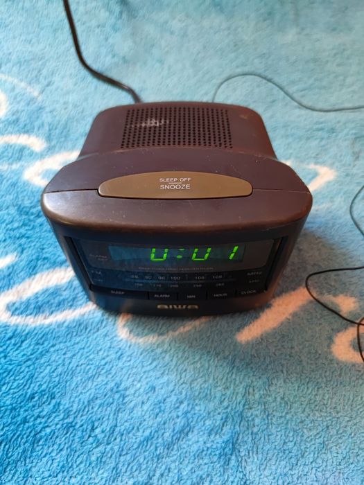 Radio cu ceas aiwa