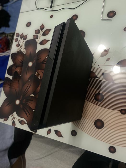 Playstation 4 varianta de 1TB