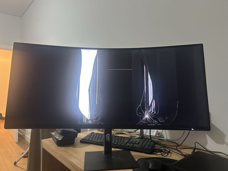 Изогнутый монитор Xiaomi G34WQ (34”) с разбитой матрицей