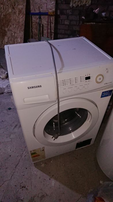 Продам стиральную машинку на запчасти