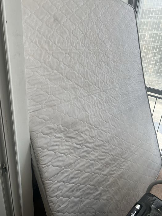 Срочно продам матрас