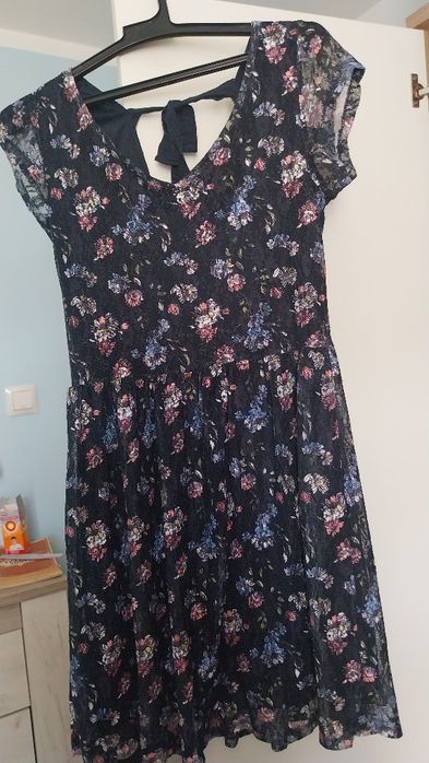 Rochii office, dantelă