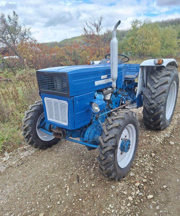 Tractor Universal 445 DT, tractiune 4x4, stare perfecta