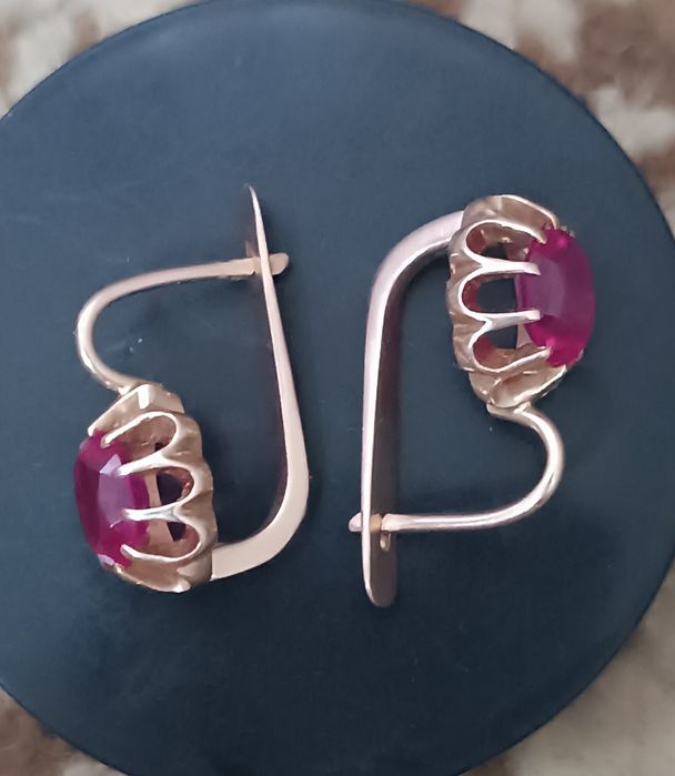 Тилла сирга сотилади