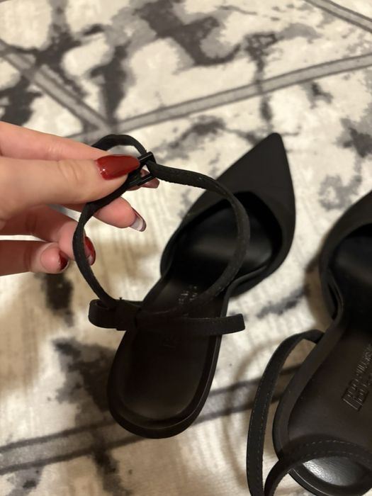 Дамска обувка/сандал  с ток 36 номер