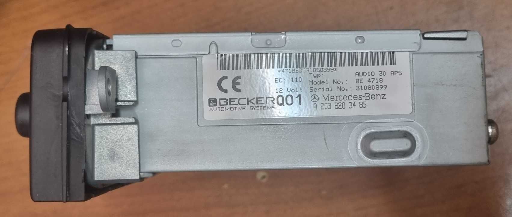 Оригинално радио Mercedes-Benz Audio 30 APS BE4718
