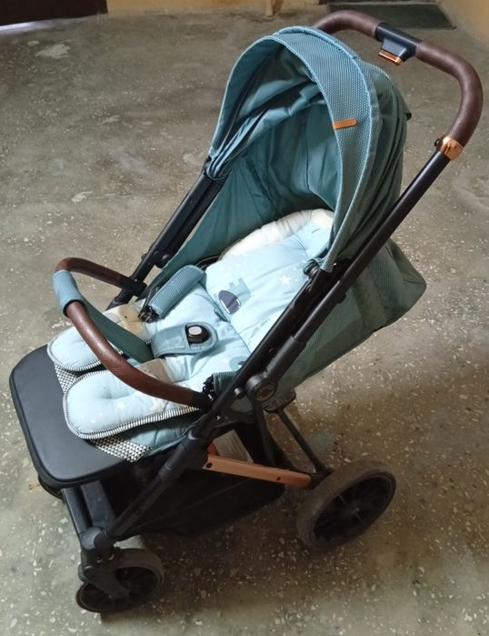 Срочно продаю детскую коляску, в отличном состоянии