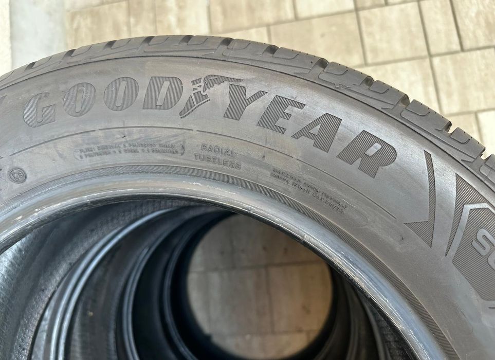 Set anvelope / cauciucuri iarna 235/60/17 Good/Year Ultra Grip