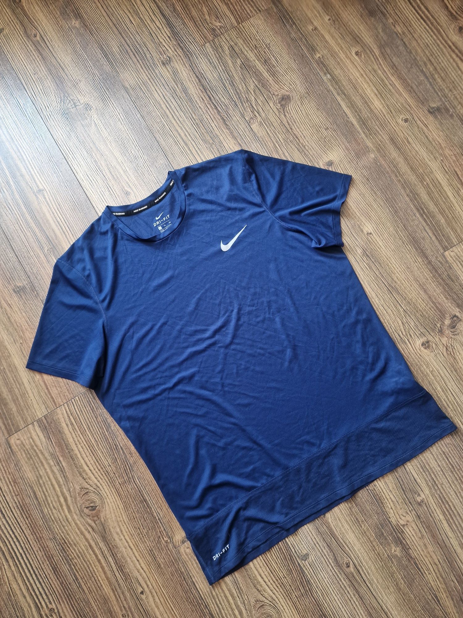 Страхотна мъжка тениска NIKE  размер XL/ 2XL