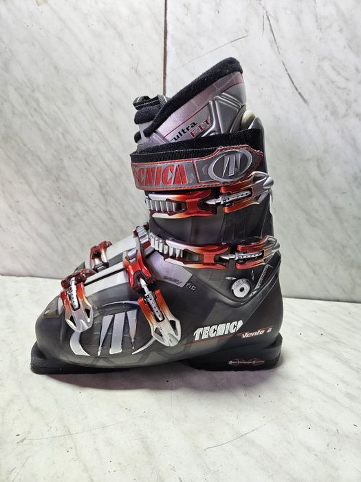 Clapari ski schi   Tecnica mondo  27-27,5  corespunde mărimii 42