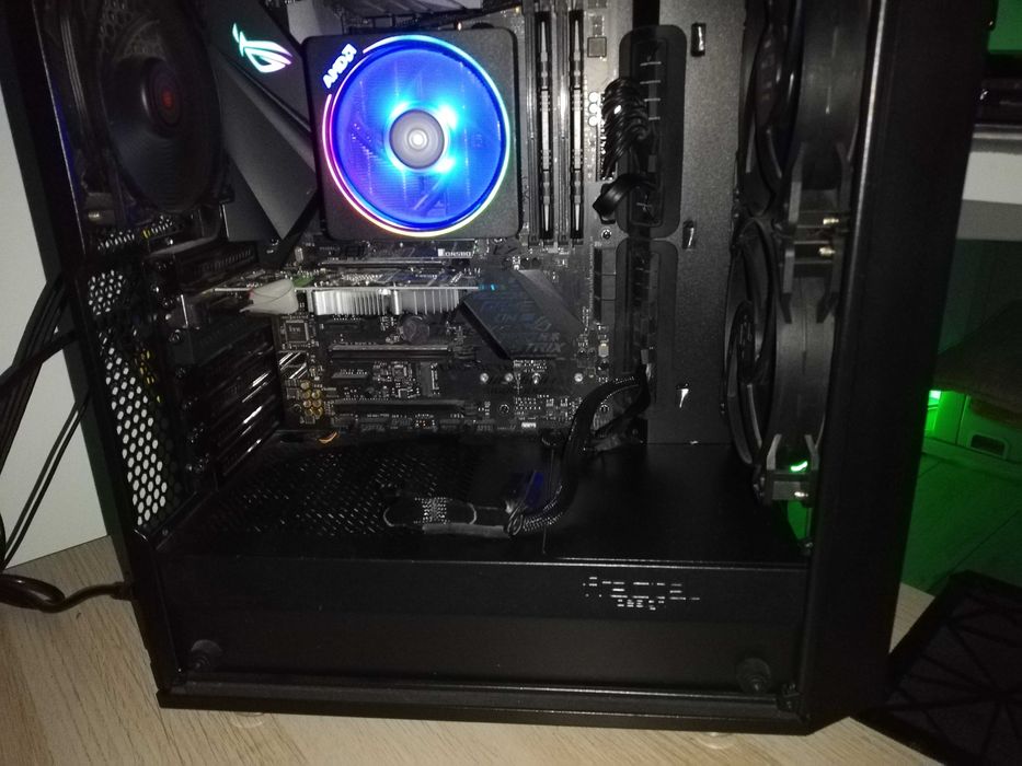 Unitate Ryzen 7 2700x + monitor Asus 144HZ IPS Corsair Razer
