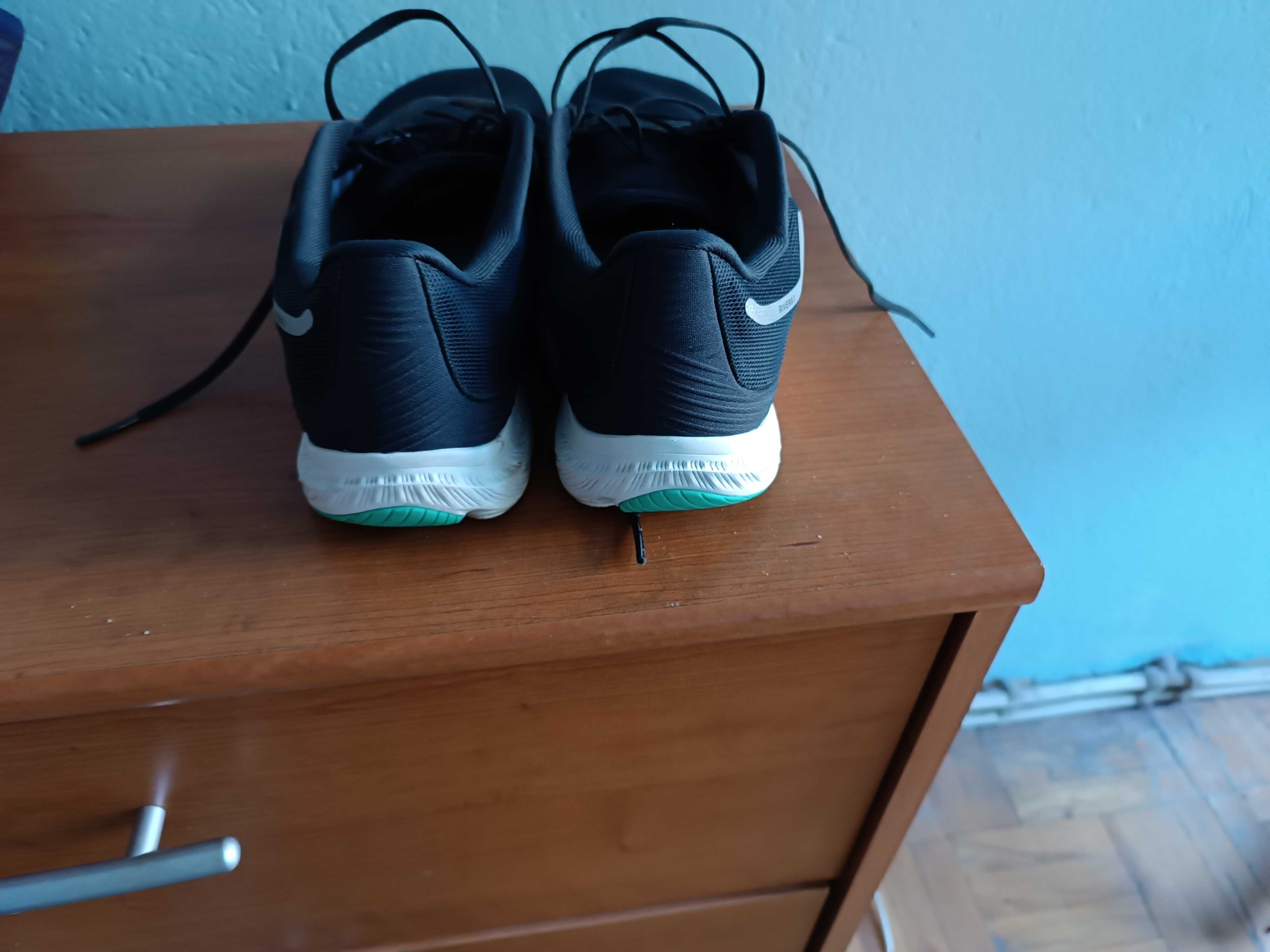 Маратонки altra running rivvera3