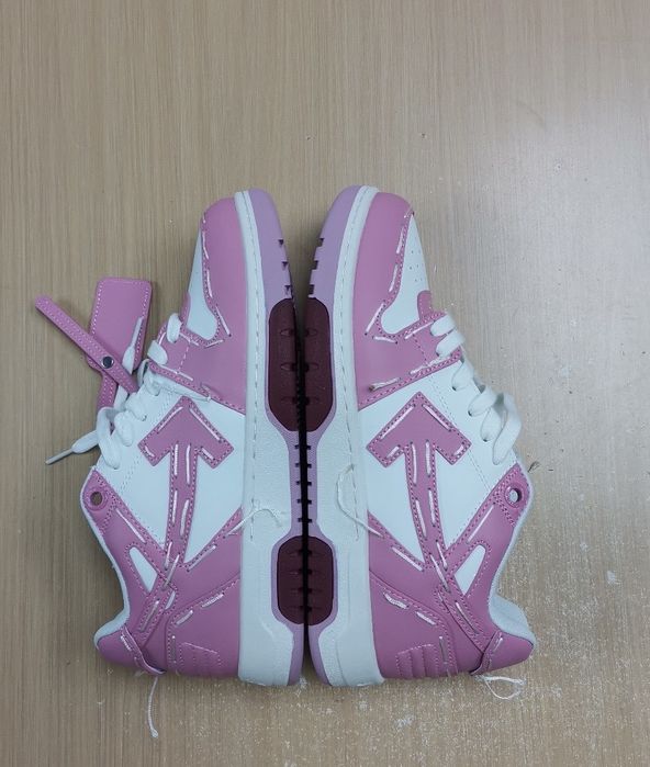 Adiasi Off white Out off office roz