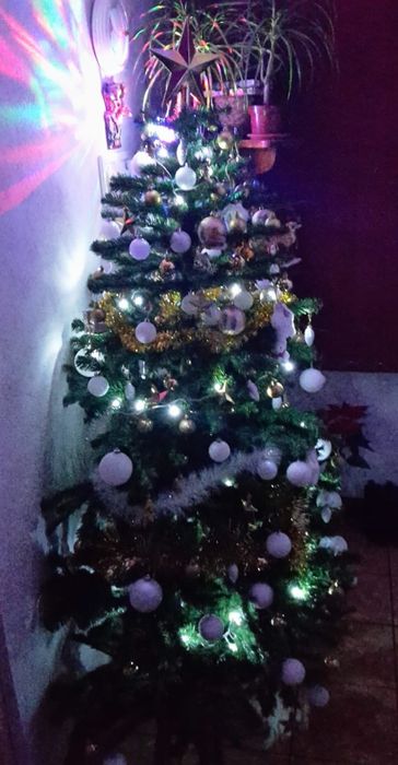 Brad artificial de Crăciun (sărbători)