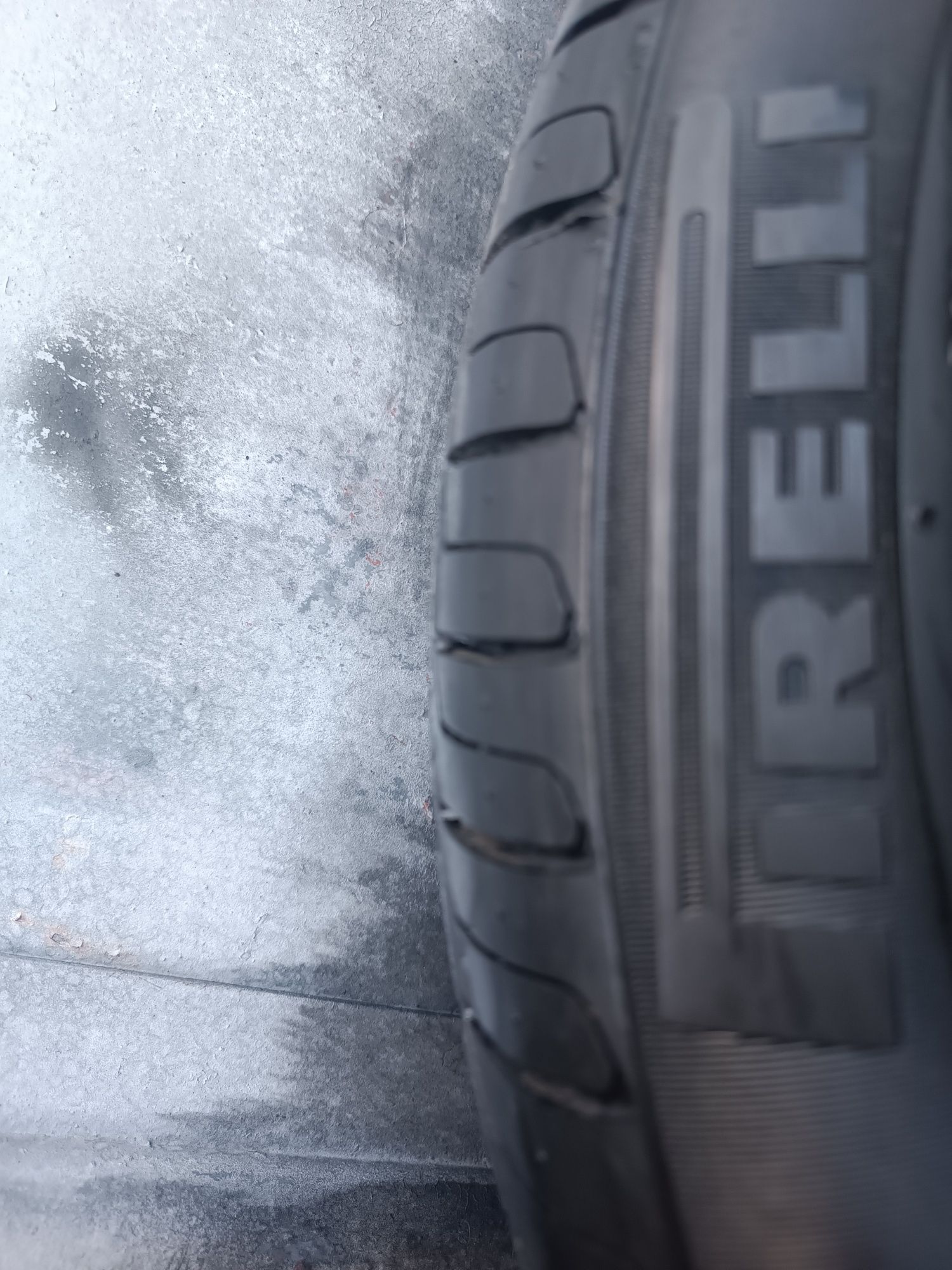 245/45/17 Pirelli